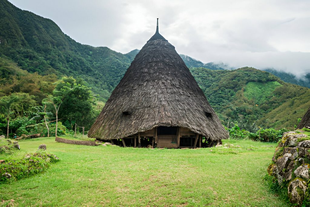 Mbaru Niang di Desa Wae Rebo