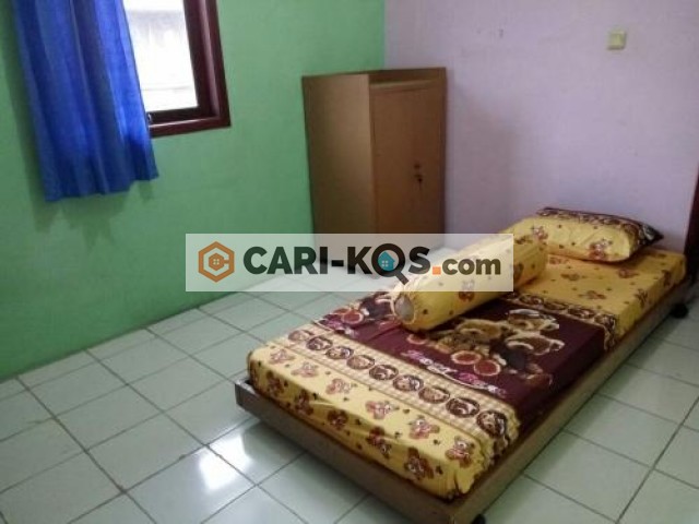 Rumah Kost Bapak Jeff - Dekat Mall PGC, Stasiun KRL Cawang & Kalibata dan Kampus UKI