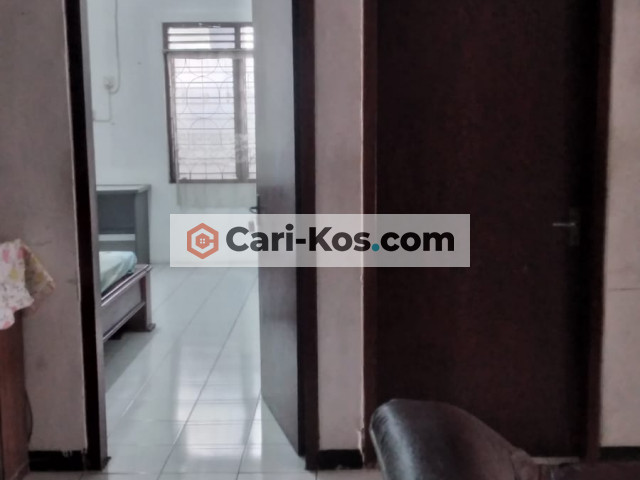 KOS PUTRI Strategis Tenang Nyaman Lokasi dekat Kampus UNESA Ketintang, IT Telkom Ketintang