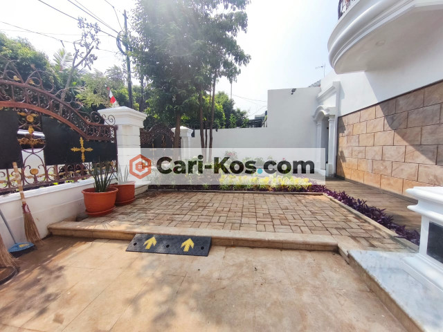 KOST KEMANGGISAN DEKAT KOMPLEK PAJAK UKRIDA MALL TAMAN ANGGREK DAN MALL CENTRAL PARK