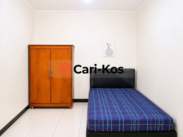 The Retro Residence Khusus Pria