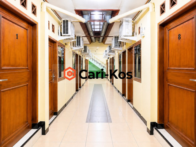 The Retro Residence Khusus Pria