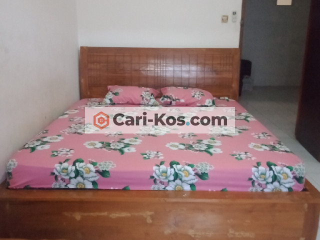 KOS PUTRI Strategis Tenang Nyaman Lokasi dekat Kampus UNESA Ketintang, IT Telkom Ketintang