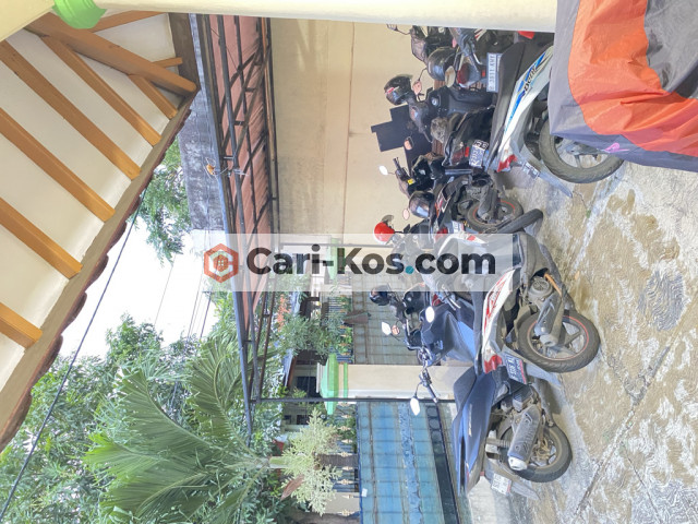 THE RETRO RESIDENCE KOST PUTRA AC