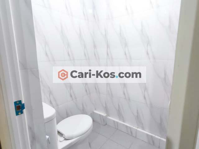 KOST KEMANGGISAN DEKAT KOMPLEK PAJAK UKRIDA MALL TAMAN ANGGREK DAN MALL CENTRAL PARK